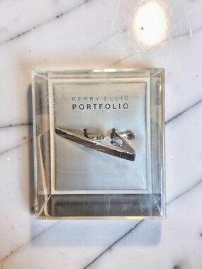 NWT Perry Ellis Portfolio Men's Silver Diagonal Line Tie Bar